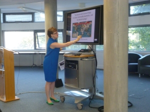Dr Sharae Deckard delivering her keynote lecture.